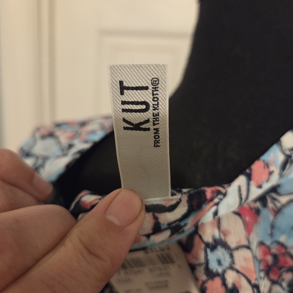 NWT Kut from the Kloth Floral Blouse - Blue and Pink - Picture 6 of 6